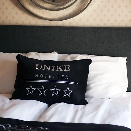 Kong Carl - Unike 4* 산데피요르드