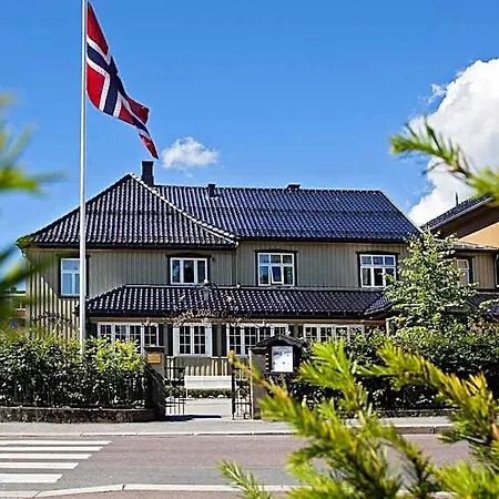 Kong Carl - Unike 4* Sandefjord