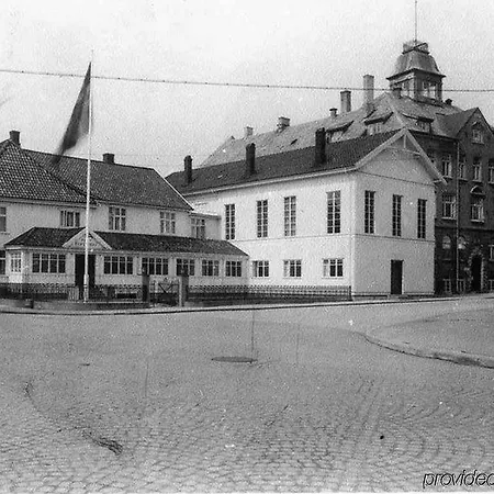 Kong Carl - Unike Hotel Sandefjord