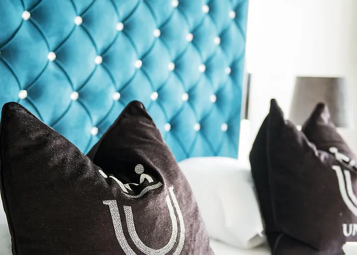 Kong Carl - Unike Hotell